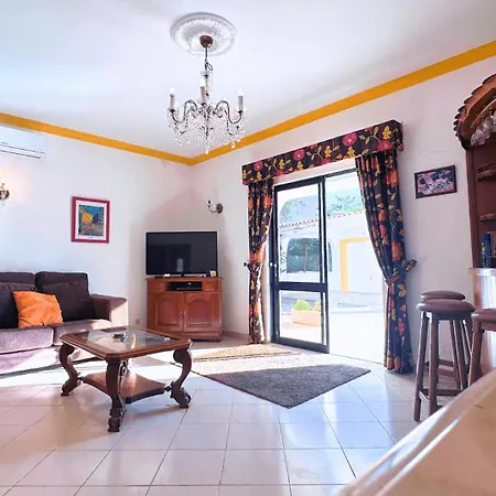 Casa Ficus Guia (Faro)